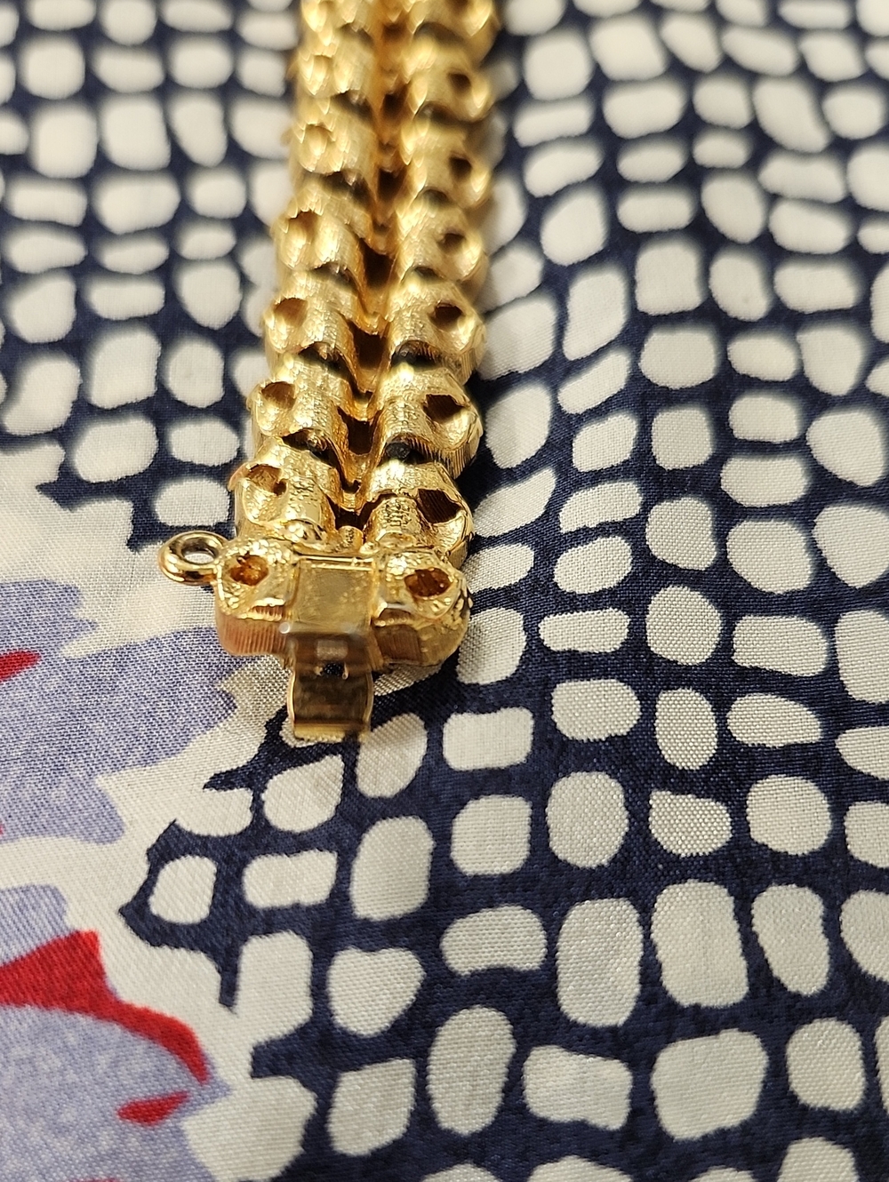 Vintage 1950s Gold Tone Rhinestone Leaf Link Bracelet - Trifari Style - Picture 6 of 6